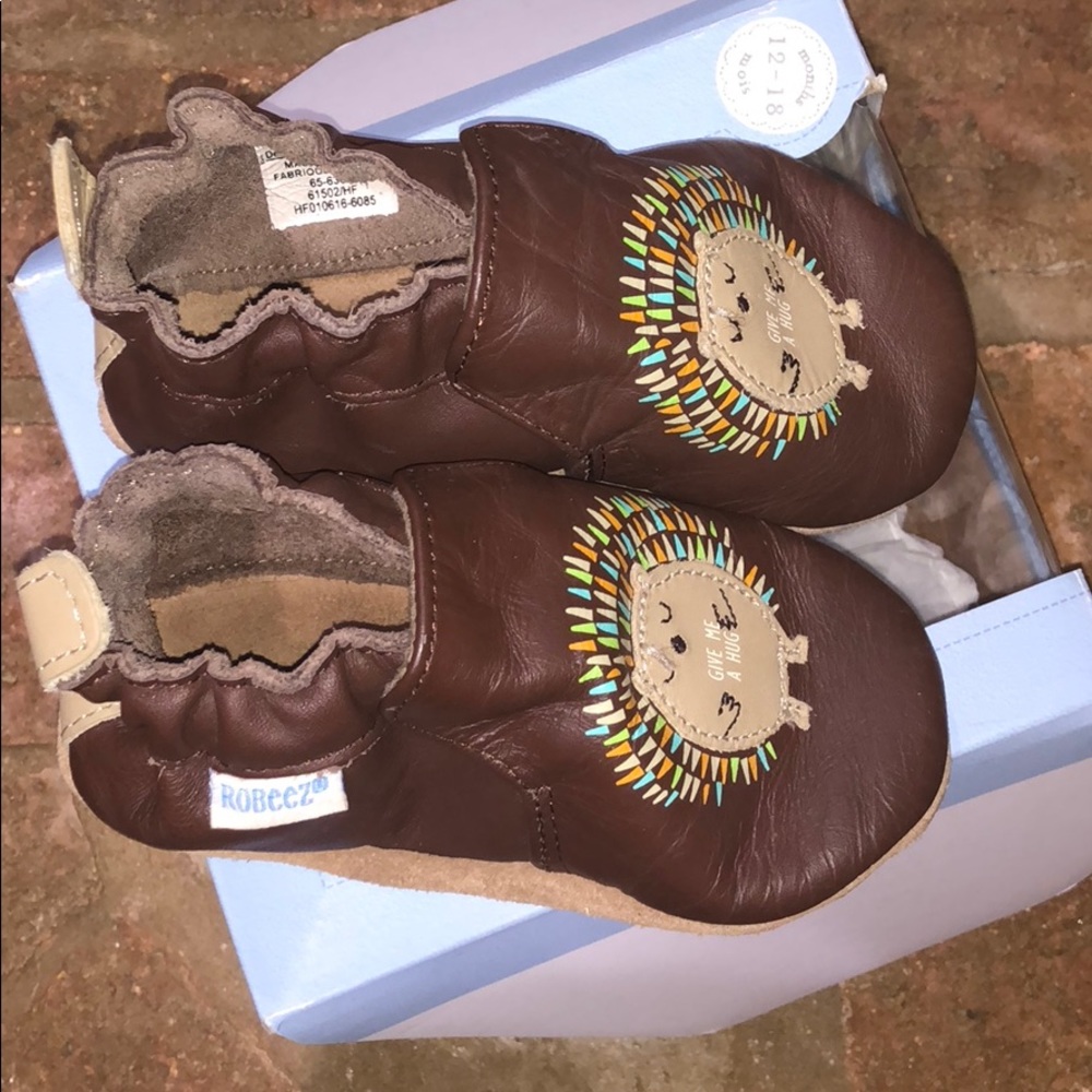 Robeez hedgehog shoes 12-18 months